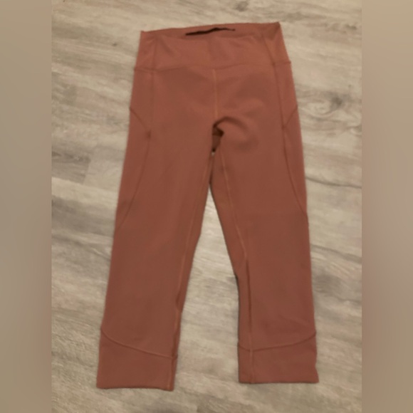 Like new Lululemon Everlux 19” crop red bronzer mauve - Picture 4 of 11